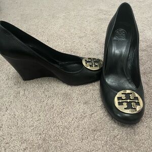 Tory Burch Sally Wedge 5inch Barely Worn Size 10